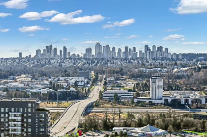 Backyard Photo of 2907 2085 Skyline Court, Burnaby, BC