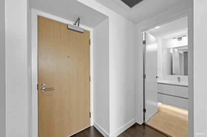 Hallway Photo of 2907 2085 Skyline Court, Burnaby, BC