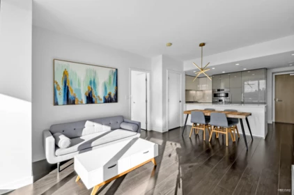 Kitchen Island Photo of 2907 2085 Skyline Court, Burnaby, BC