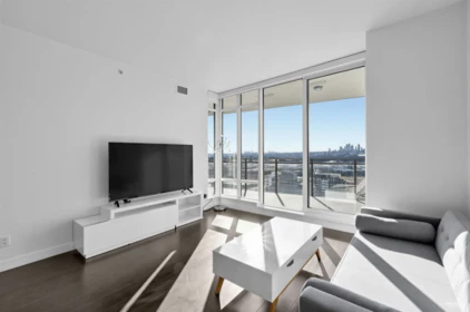 2907 2085 Skyline Court, Burnaby, BC, Burnaby — Apartment/Condo for sale