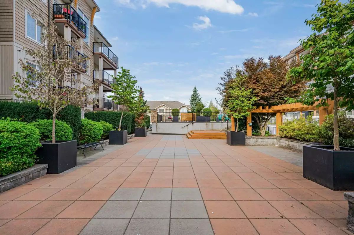 Hot Tub / Spa Photo of 111 20175 53 Avenue, Langley, BC