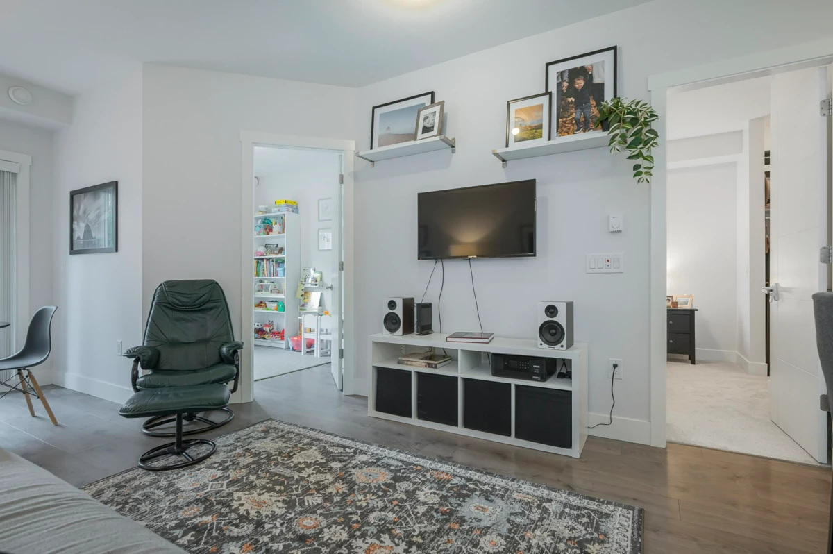 Walk-In Closet Photo of 111 20175 53 Avenue, Langley, BC