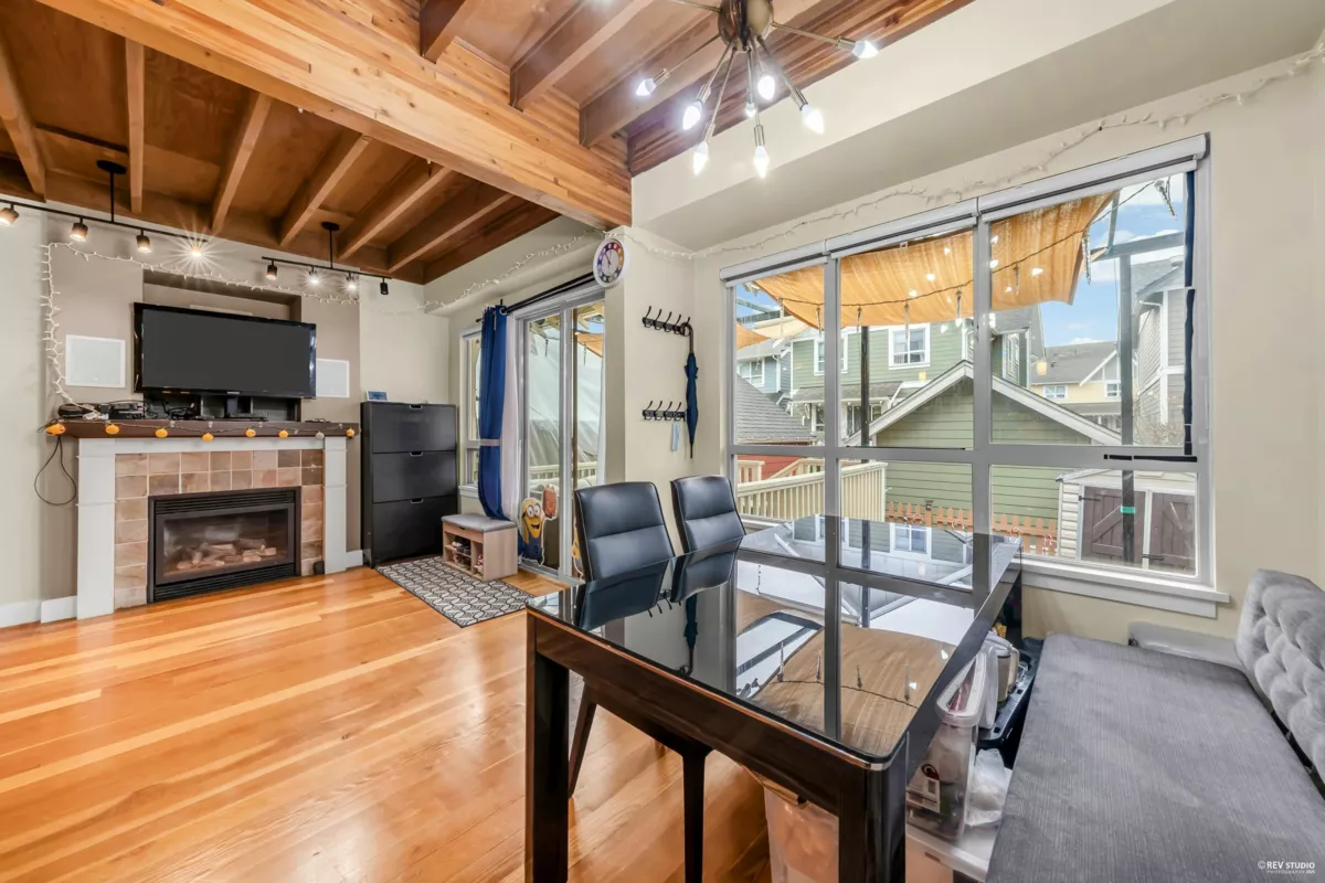 Aerial View of 270 Holly Avenue, New Westminster, BC