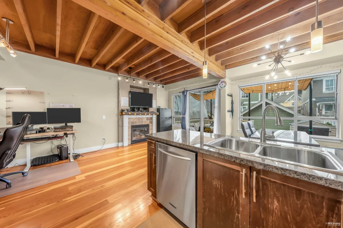 Backyard Photo of 270 Holly Avenue, New Westminster, BC