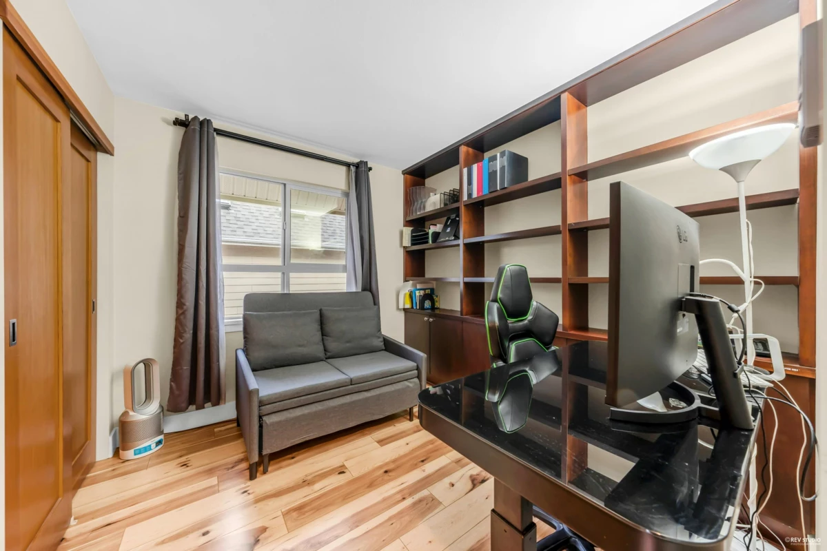 Bedroom 3 Photo of 270 Holly Avenue, New Westminster, BC