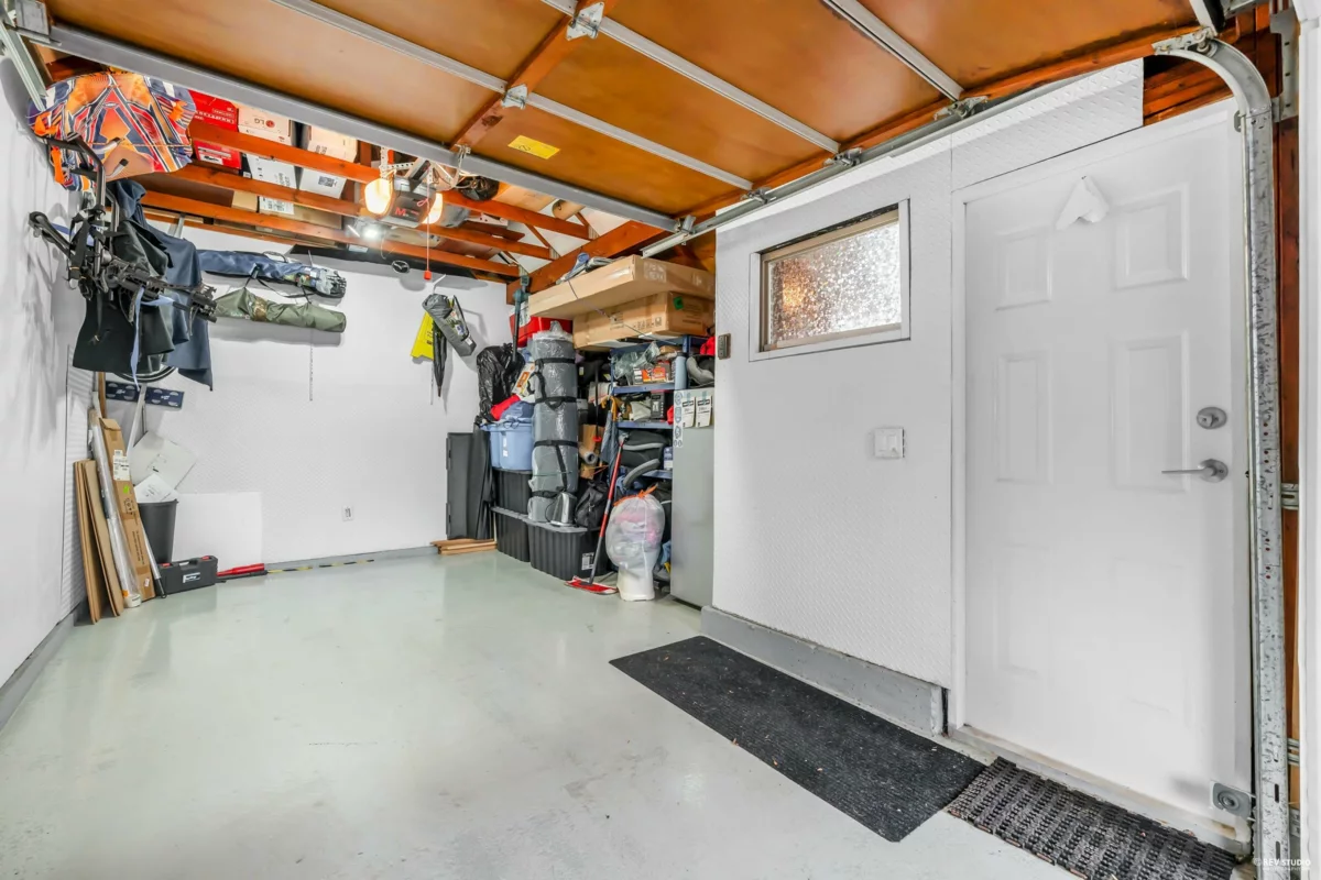 Family Room Photo of 270 Holly Avenue, New Westminster, BC