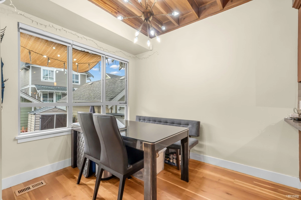 Garden / Landscaping Photo of 270 Holly Avenue, New Westminster, BC