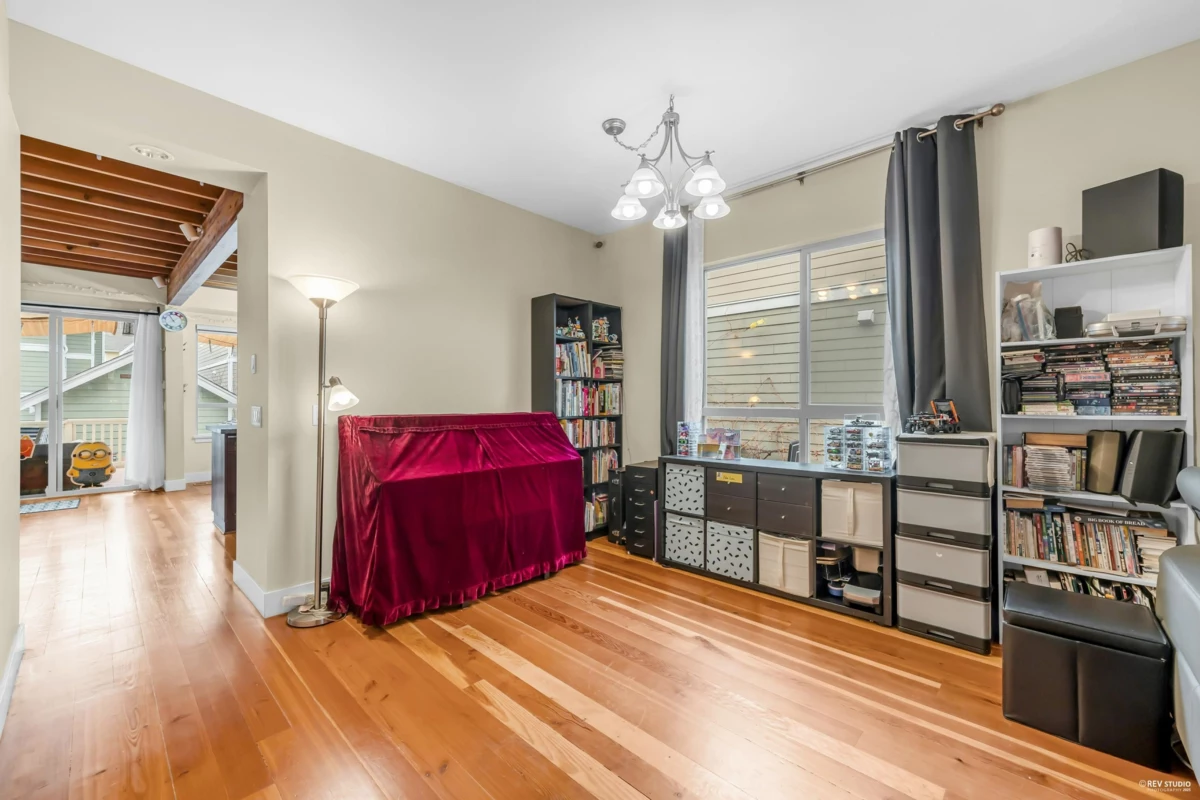 Mudroom Photo of 270 Holly Avenue, New Westminster, BC
