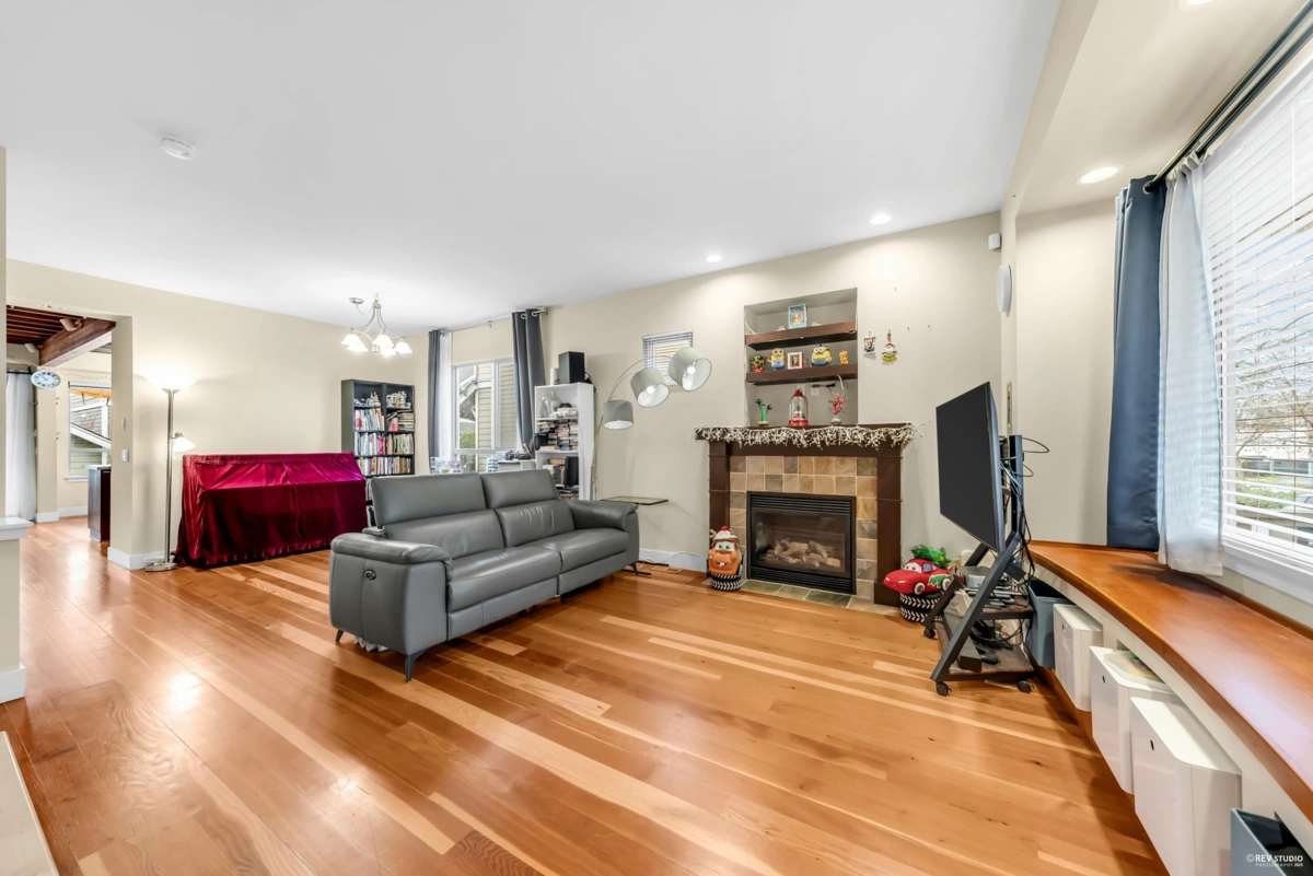 Office / Den Photo of 270 Holly Avenue, New Westminster, BC