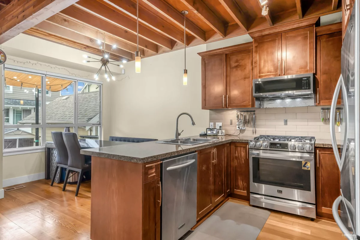 Outdoor Kitchen Photo of 270 Holly Avenue, New Westminster, BC