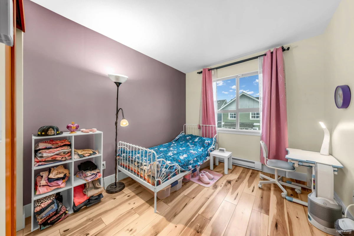 Powder Room Photo of 270 Holly Avenue, New Westminster, BC