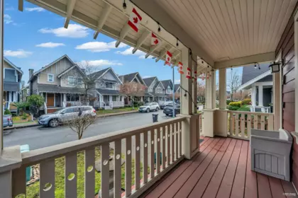 Front exterior of 270 Holly Avenue, New Westminster, BC