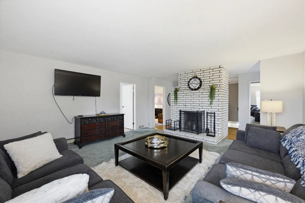 Family Room Photo of 19475 116b Avenue, Pitt Meadows, BC