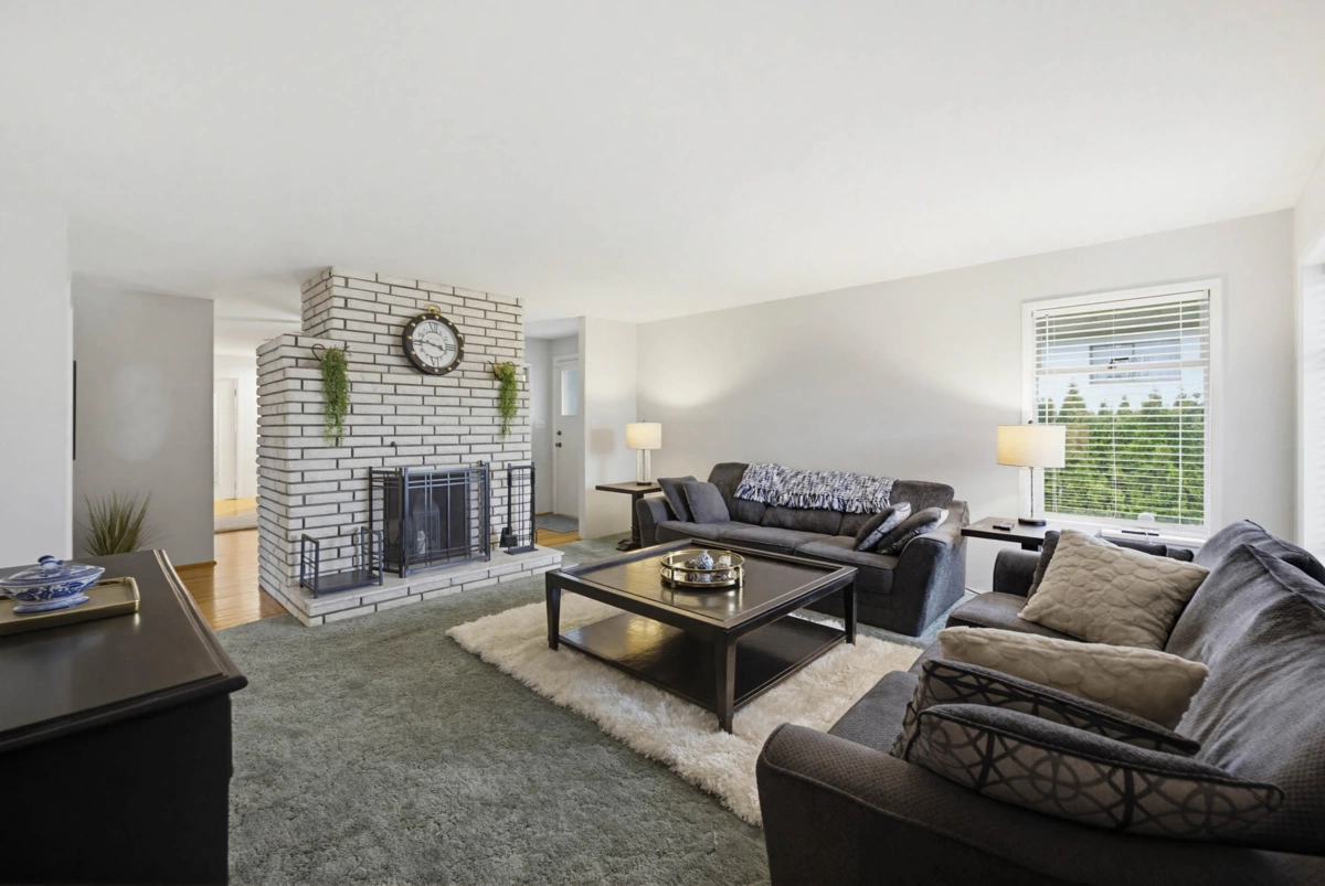 Living Room Photo of 19475 116b Avenue, Pitt Meadows, BC