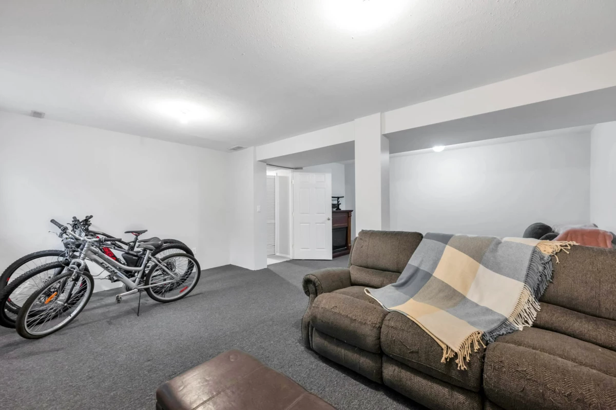 Staircase Photo of 19475 116b Avenue, Pitt Meadows, BC