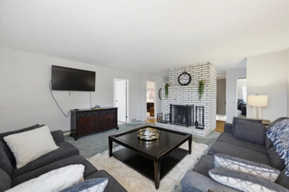 Family Room Photo of 19475 116b Avenue, Pitt Meadows, BC