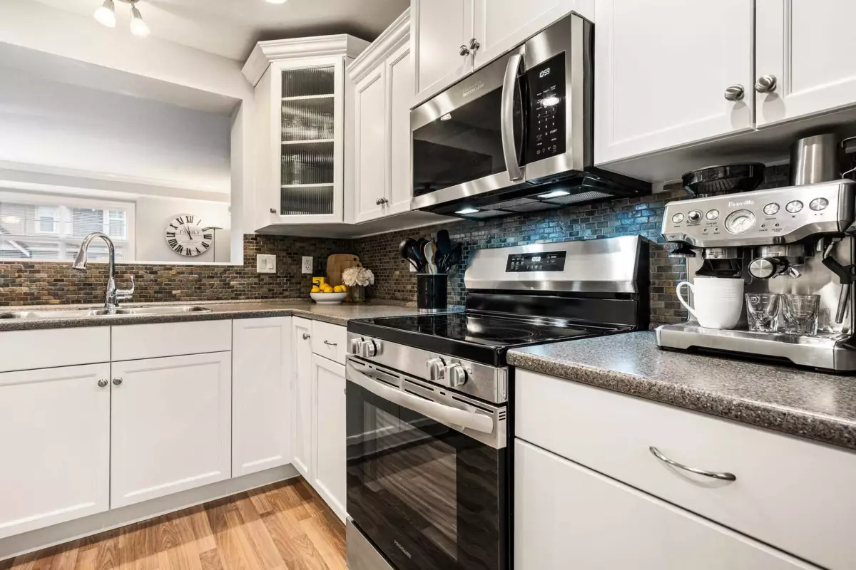 Walk-In Closet Photo of 52 5648 Promontory Road, Chilliwack, BC