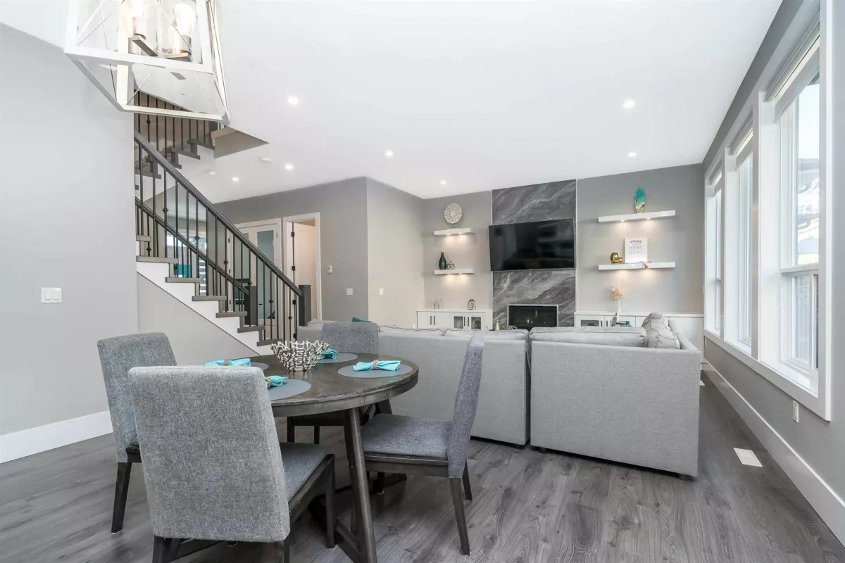 Breakfast Nook Photo of 16739 16a Avenue, Surrey, BC