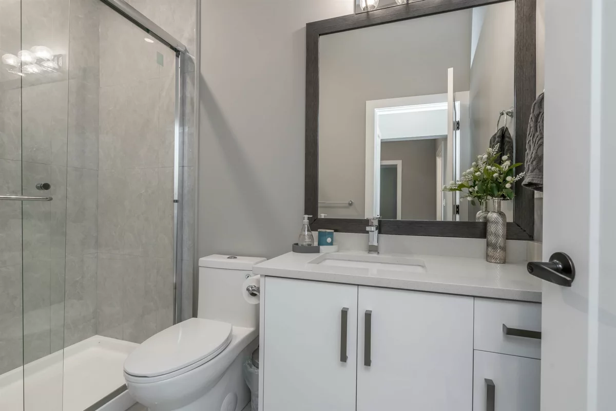 Front Yard Photo of 16739 16a Avenue, Surrey, BC