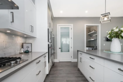 Guest Bathroom Photo of 16739 16a Avenue, Surrey, BC