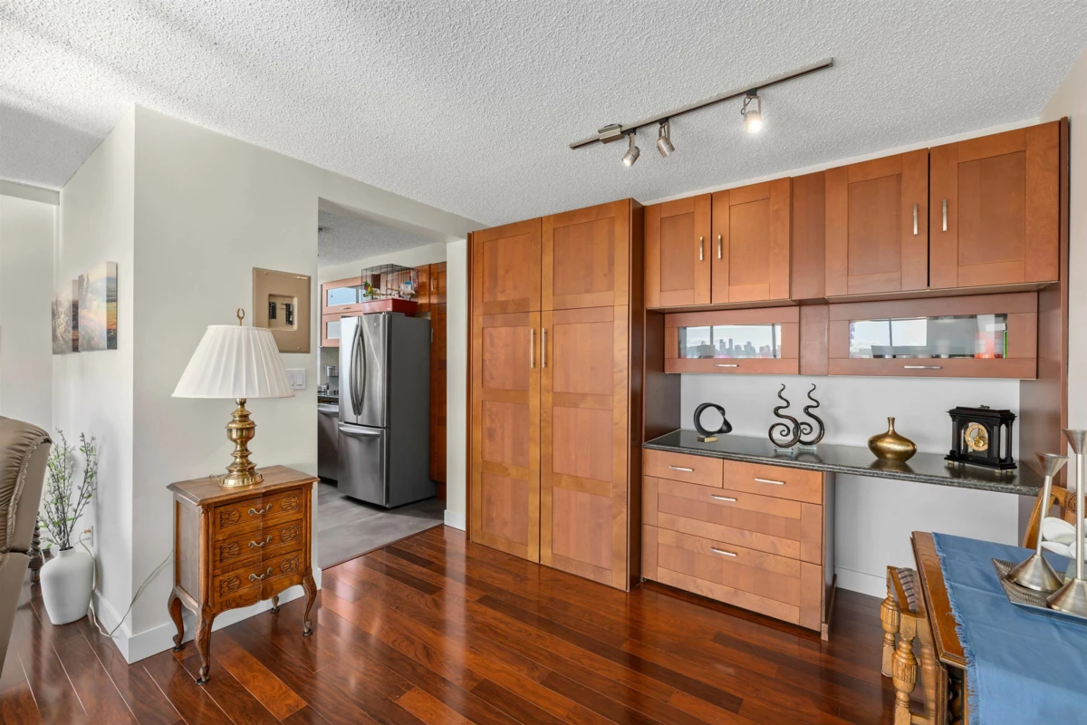 Dining Area Photo of 601 140 E Keith Road, North Vancouver, BC