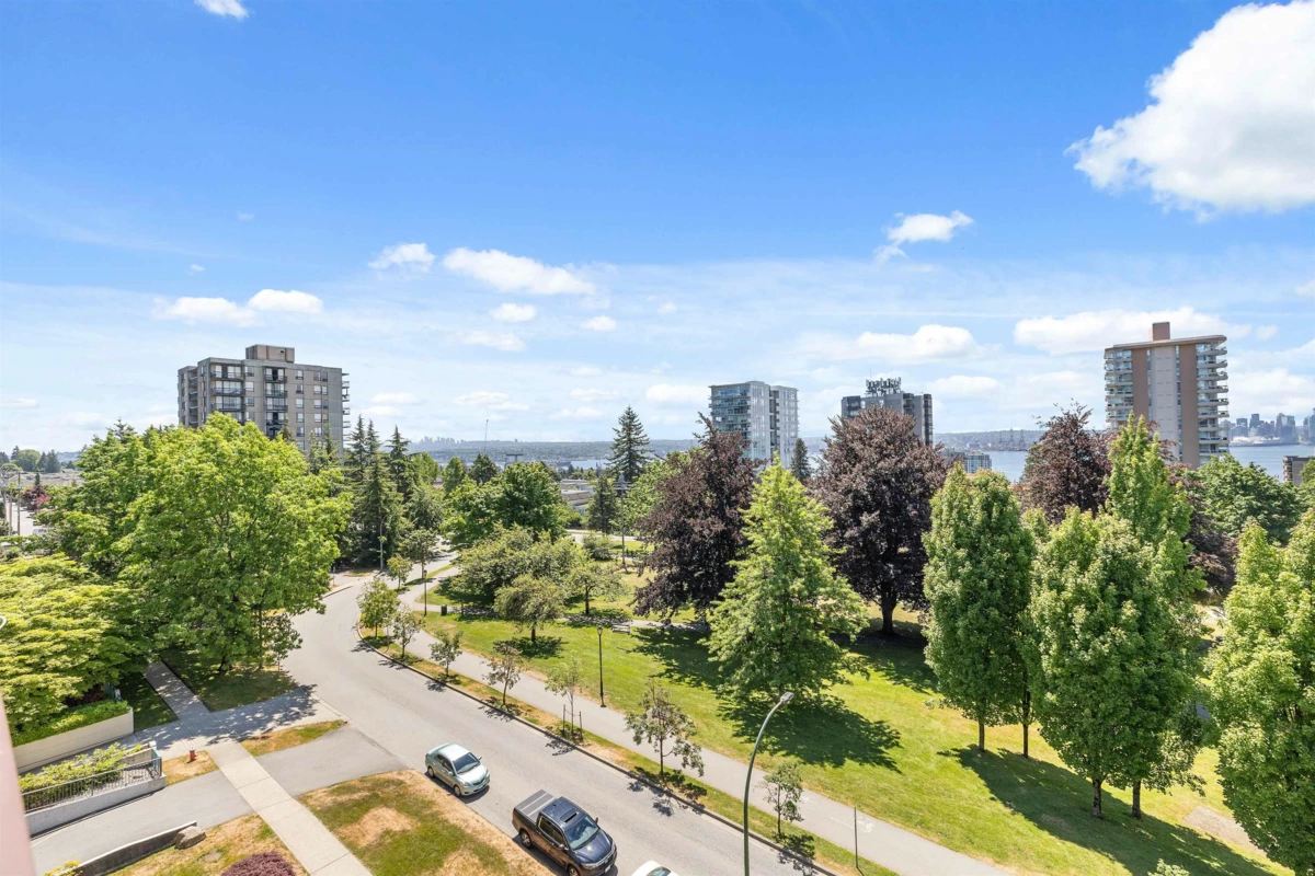 Hot Tub / Spa Photo of 601 140 E Keith Road, North Vancouver, BC