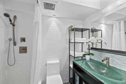 Powder Room Photo of 601 140 E Keith Road, North Vancouver, BC