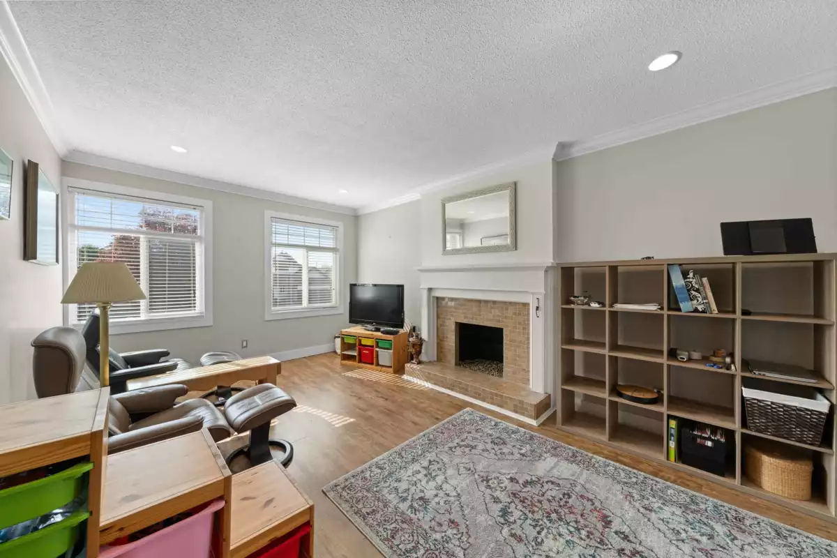 Breakfast Nook Photo of 5405 Chamberlayne Avenue, Delta, BC