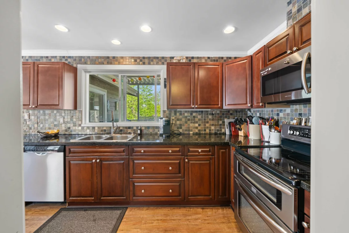 Family Room Photo of 5405 Chamberlayne Avenue, Delta, BC