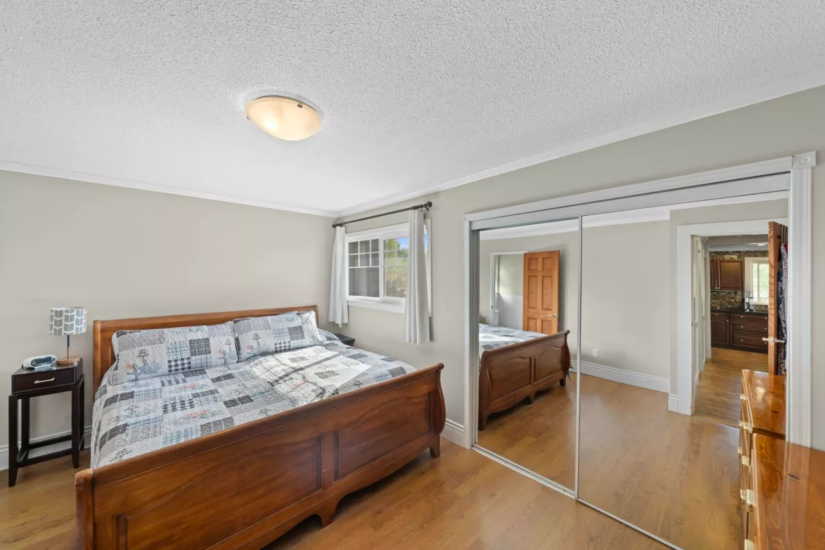 Guest Bathroom Photo of 5405 Chamberlayne Avenue, Delta, BC