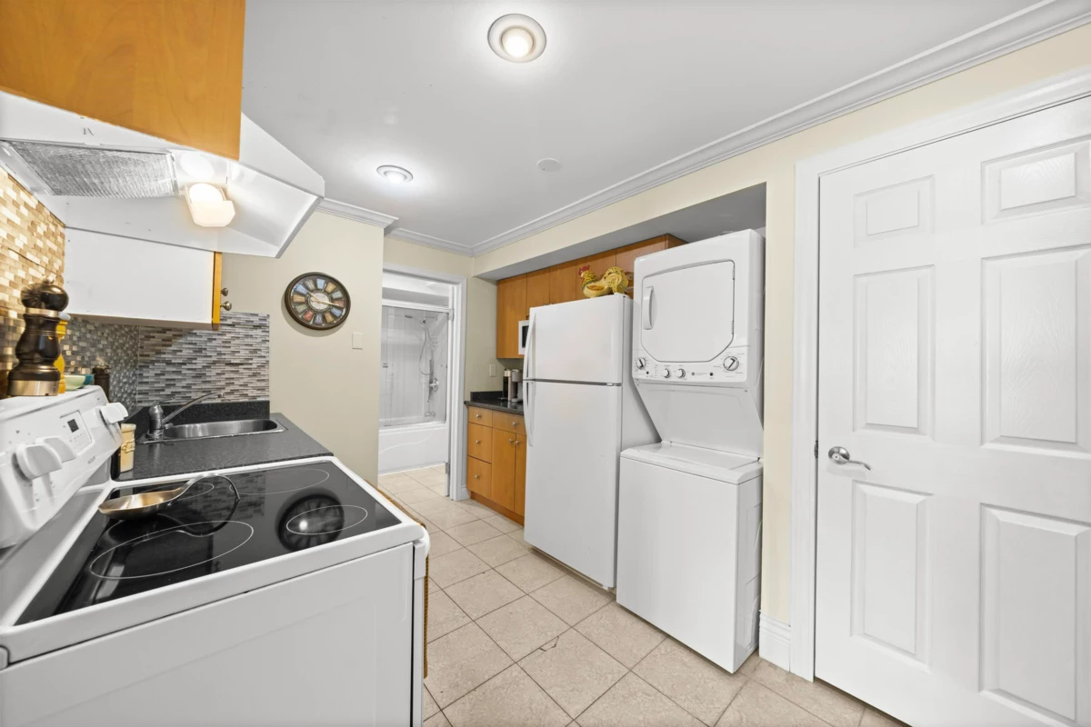 Staircase Photo of 5405 Chamberlayne Avenue, Delta, BC