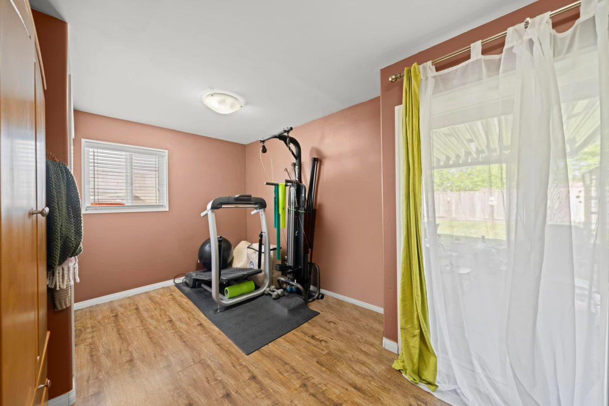 Swimming Pool Photo of 5405 Chamberlayne Avenue, Delta, BC