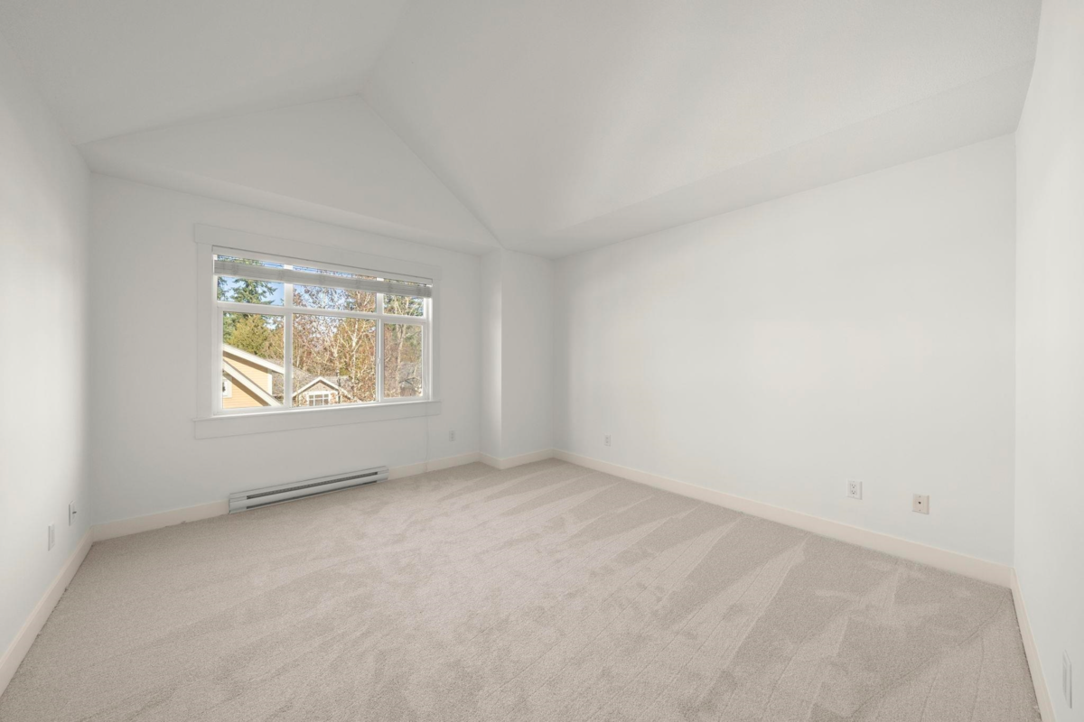 Entry Foyer Photo of 13 15237 36 Avenue, Surrey, BC