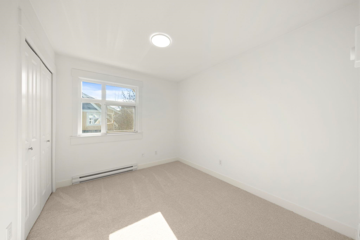 Front Yard Photo of 13 15237 36 Avenue, Surrey, BC