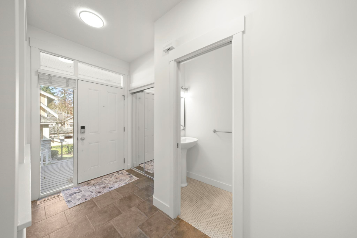 Mudroom Photo of 13 15237 36 Avenue, Surrey, BC