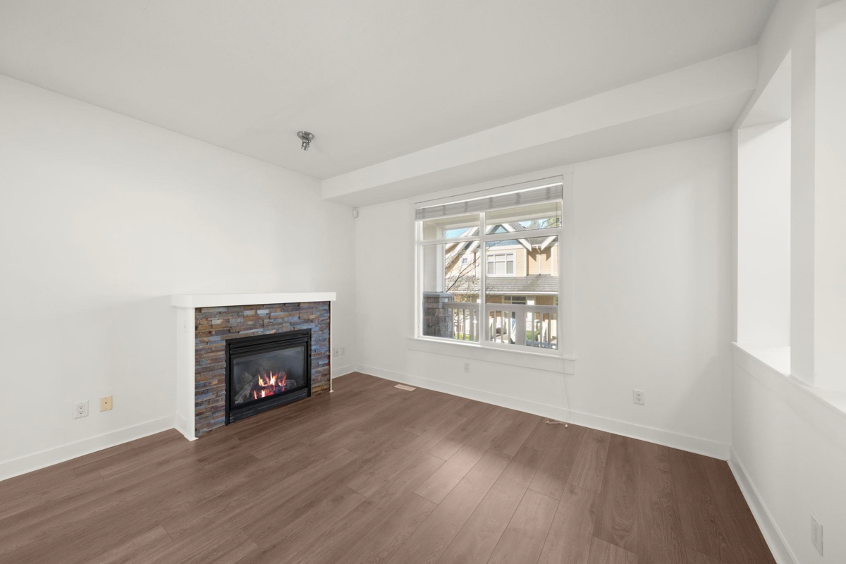 Office / Den Photo of 13 15237 36 Avenue, Surrey, BC