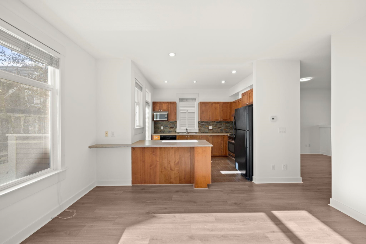 Walk-In Closet Photo of 13 15237 36 Avenue, Surrey, BC