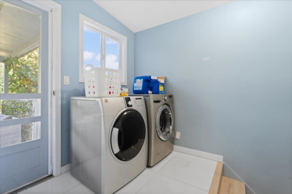 Walk-In Closet Photo of 45415 Barton Avenue, Chilliwack, BC