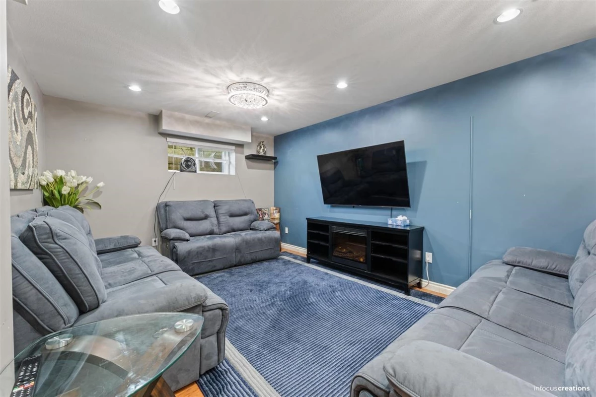 Hot Tub / Spa Photo of 10 14453 72 Avenue, Surrey, BC