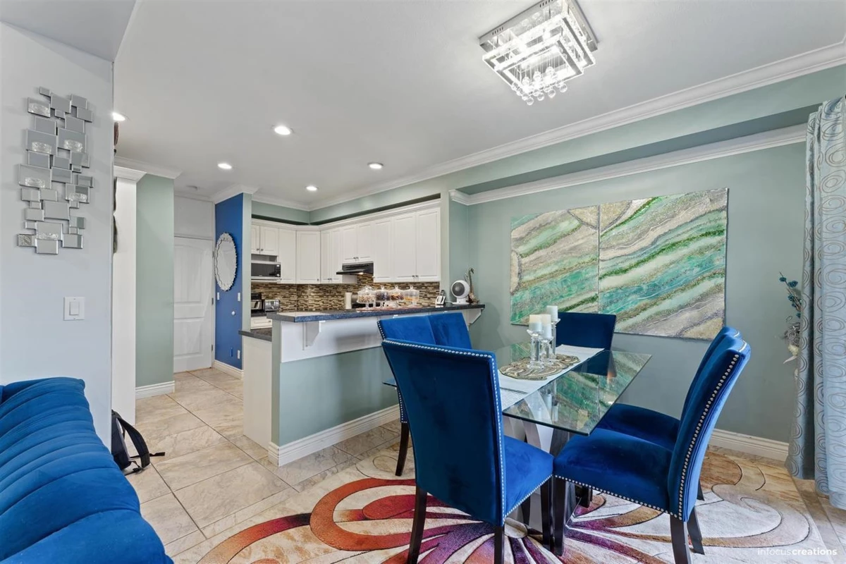 Living Room Photo of 10 14453 72 Avenue, Surrey, BC