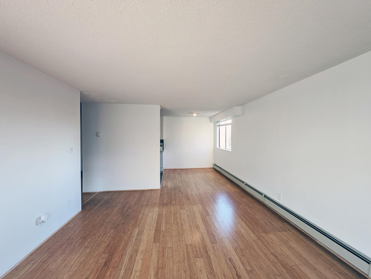 Dining Area Photo of 105 275 W 2nd Street, North Vancouver, BC