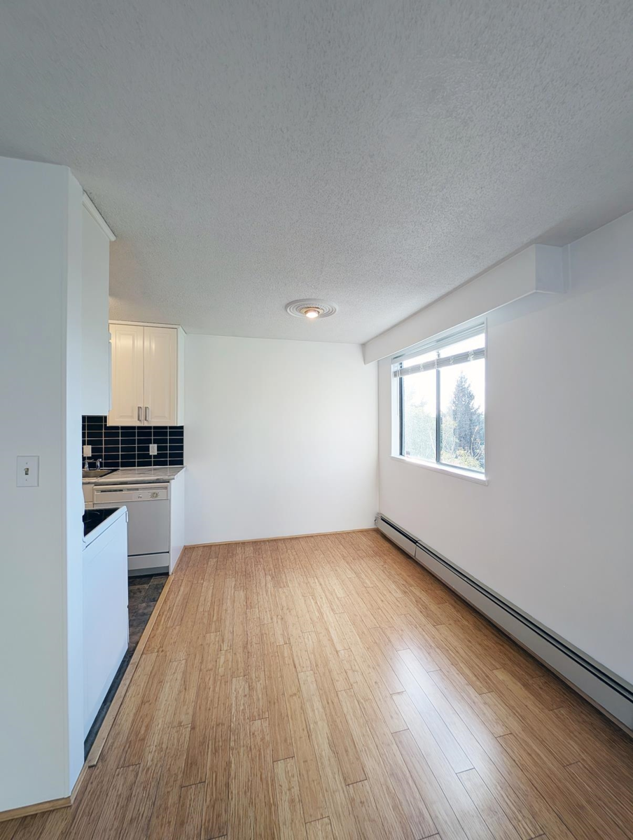 Kitchen Photo of 105 275 W 2nd Street, North Vancouver, BC