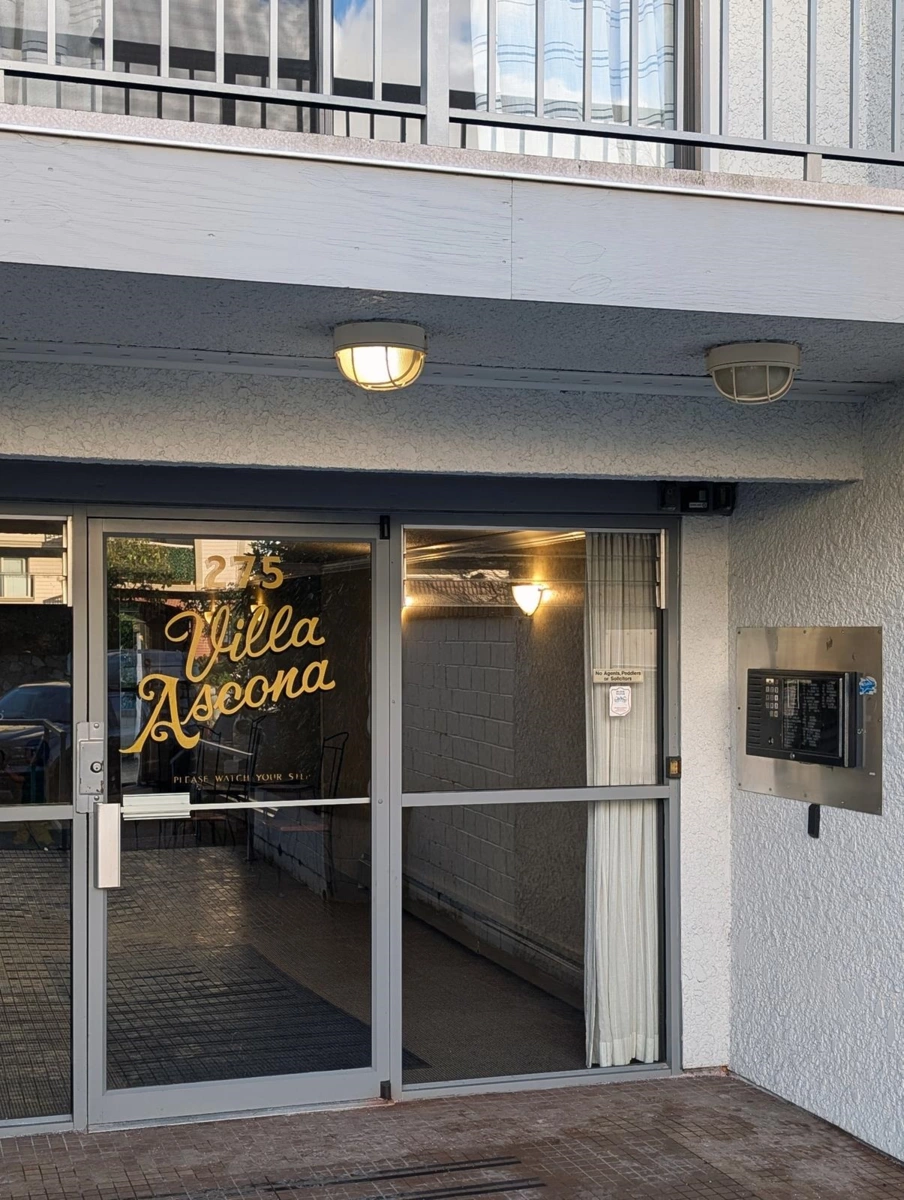 Living Room Photo of 105 275 W 2nd Street, North Vancouver, BC