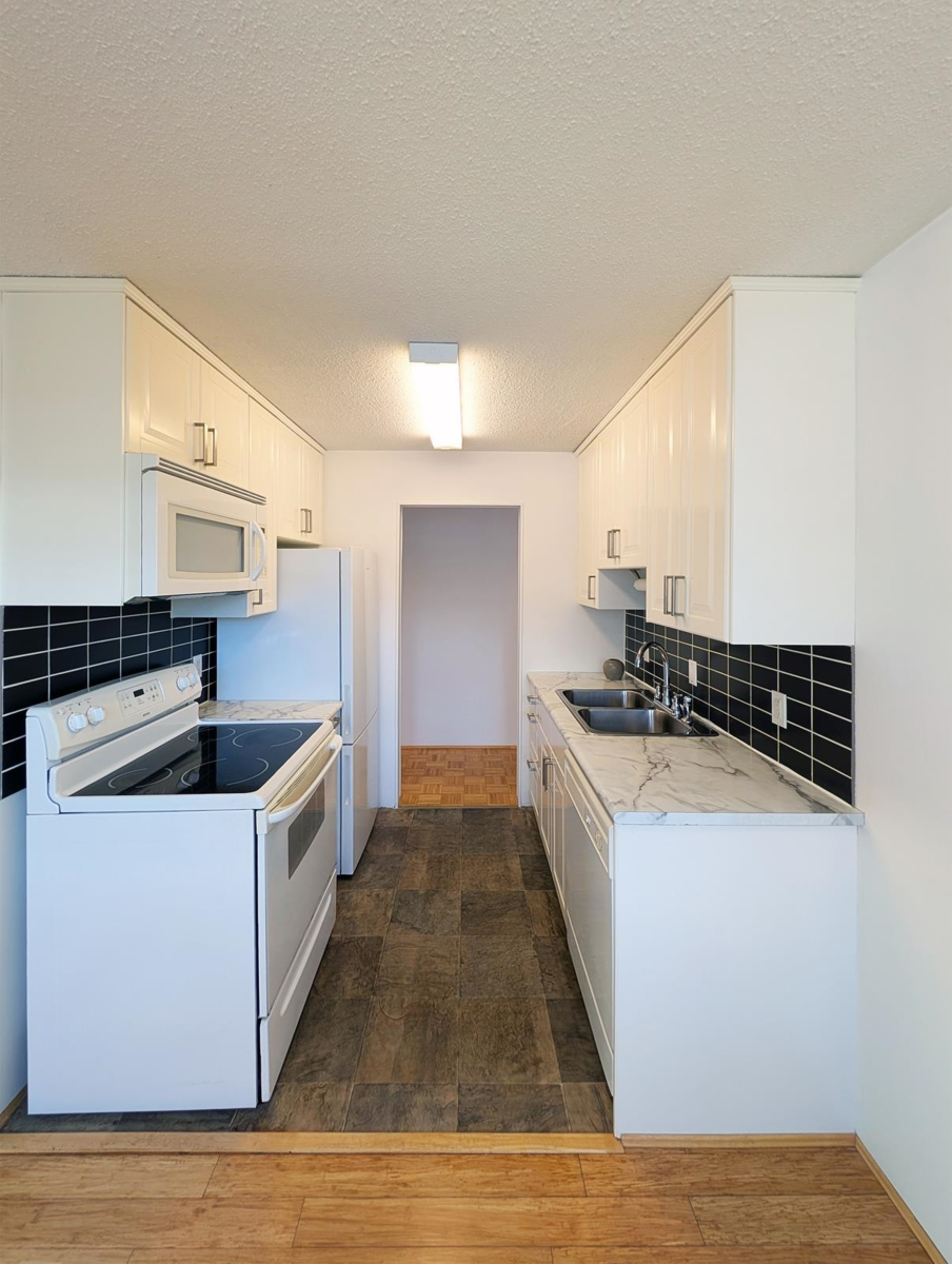 Primary Bedroom Photo of 105 275 W 2nd Street, North Vancouver, BC