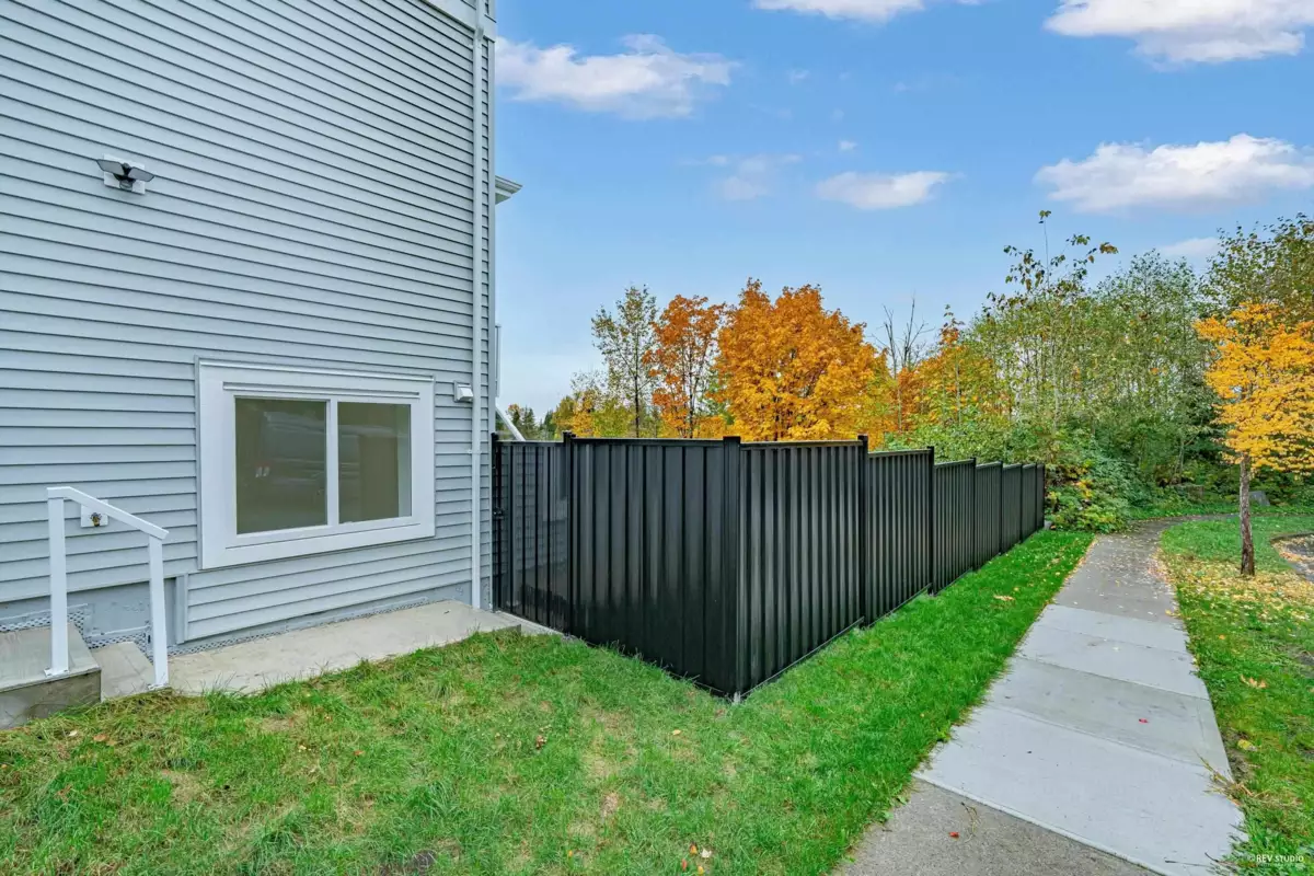 Powder Room Photo of 13593 Birdtail Drive, Maple Ridge, BC