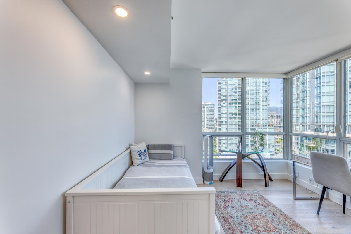 Pantry Photo of 1001 588 Broughton Street, Vancouver, BC