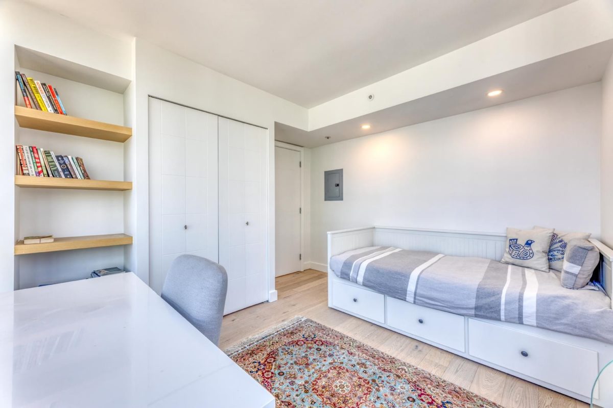 Primary Bedroom Photo of 1001 588 Broughton Street, Vancouver, BC