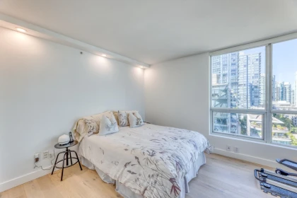 Powder Room Photo of 1001 588 Broughton Street, Vancouver, BC