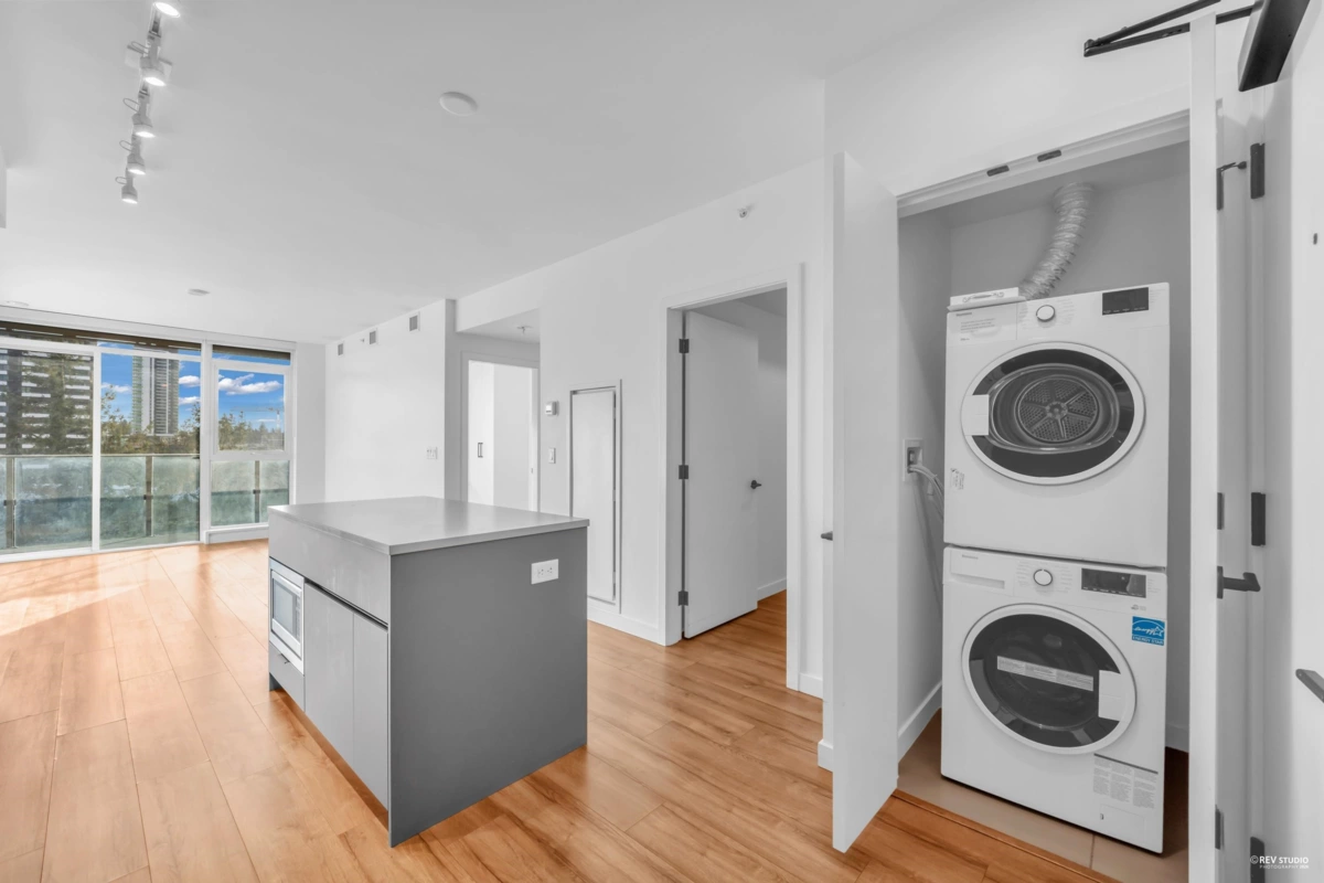 Living Room Photo of 907 13428 105 Avenue, Surrey, BC