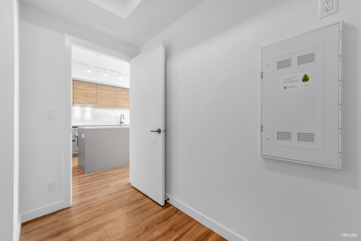 Pantry Photo of 907 13428 105 Avenue, Surrey, BC